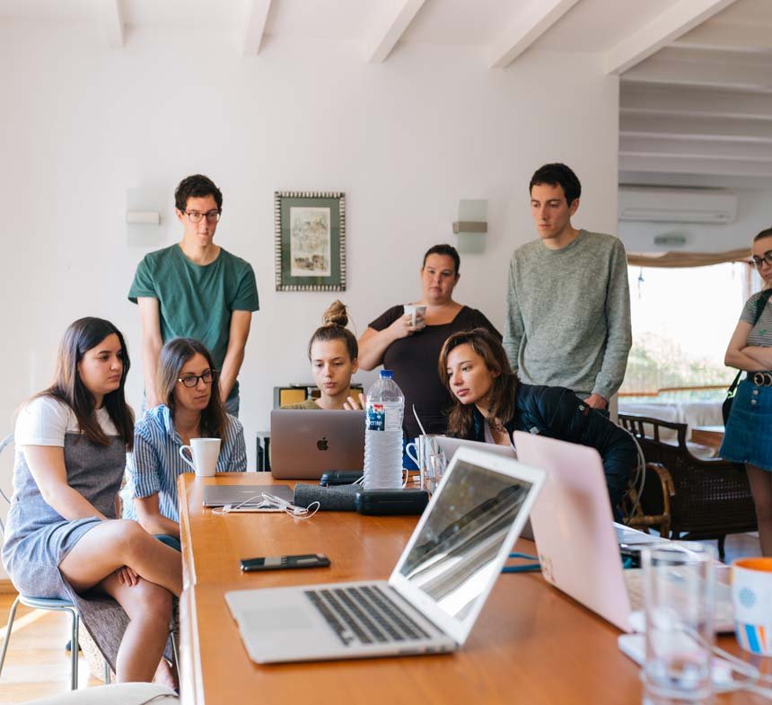 Como escolher a sala ideal para sua reunião de negócios