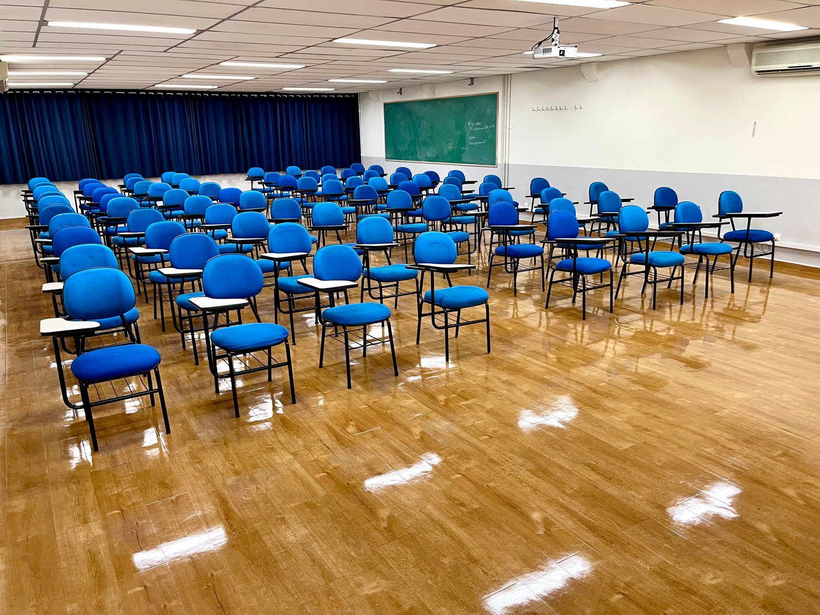 SALA - COD.:B52