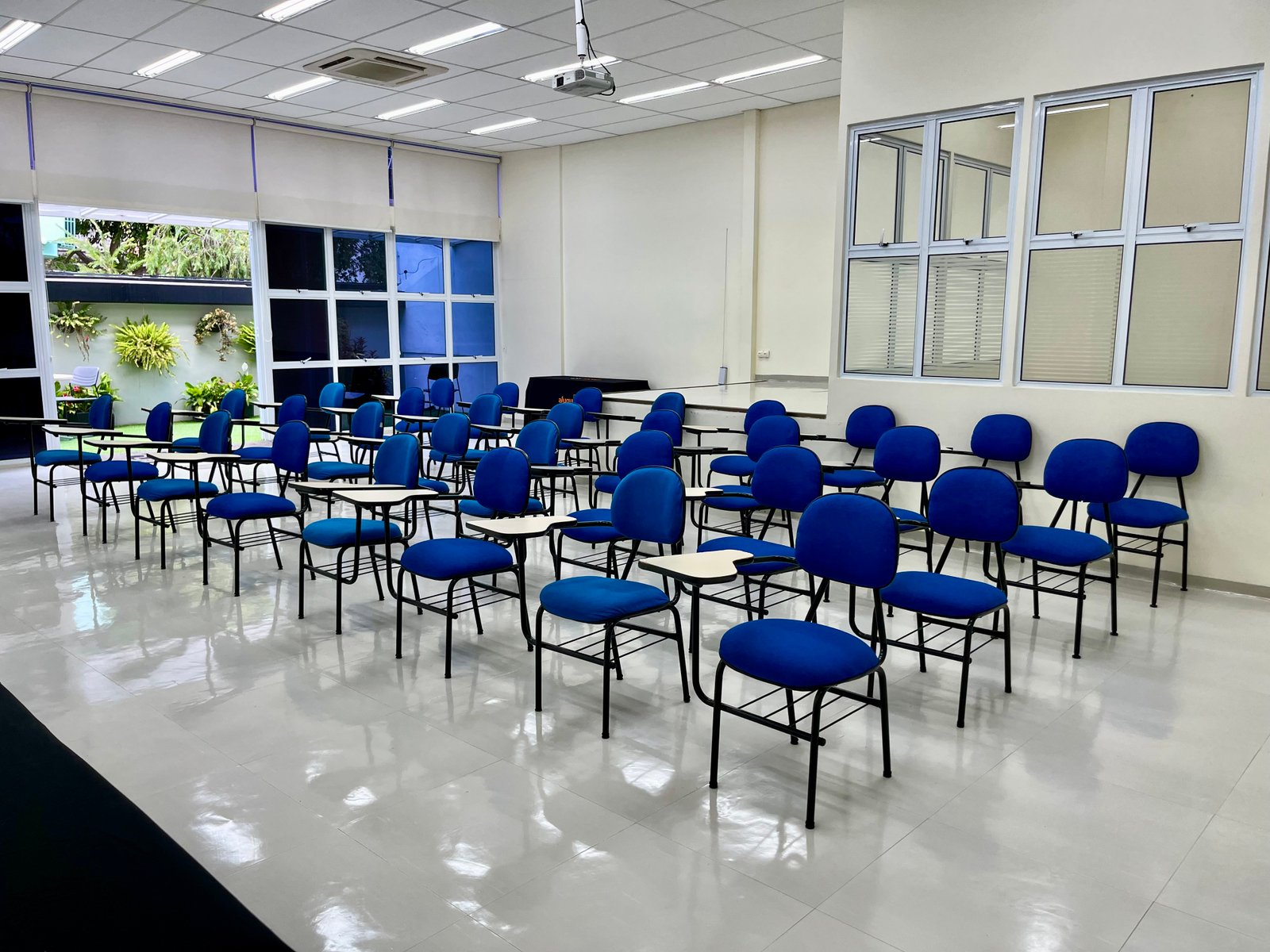SALA - COD.:H13